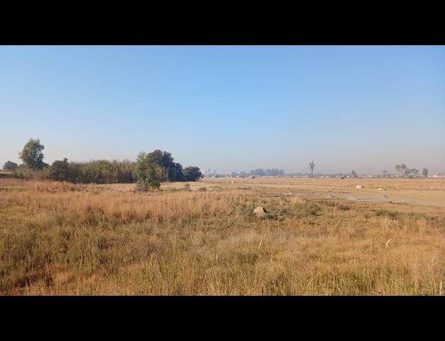 9,100M² VACANT LAND FOR SALE IN UNITAS PARK